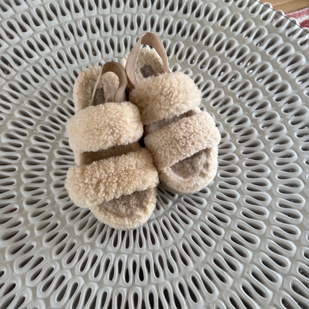 UGG Fluff Yeah slide/cream colored Shearling Double-Strap Slide Sandals